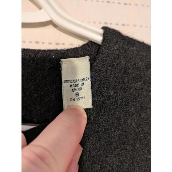 Lord & Taylor 2 Two Ply Cashmere Sweater - Stylish Striped Design - Picture 5 of 9